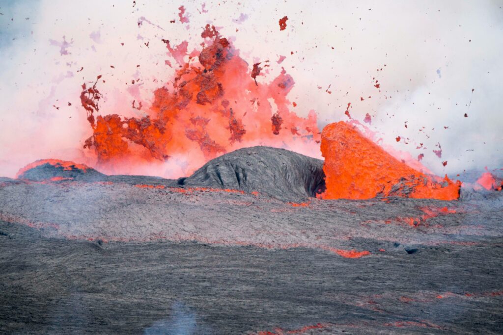 Lave en éruption au volcan Nyiragongo
